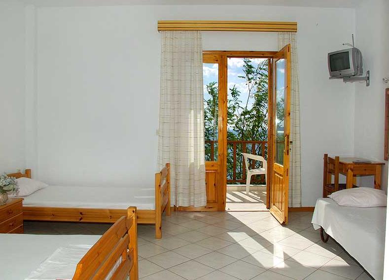 לימנריה Studios Thanasis חדר תמונה